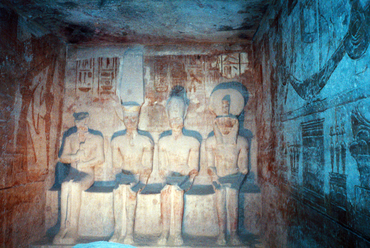 egypt-the-man-ramses-2-among-diety