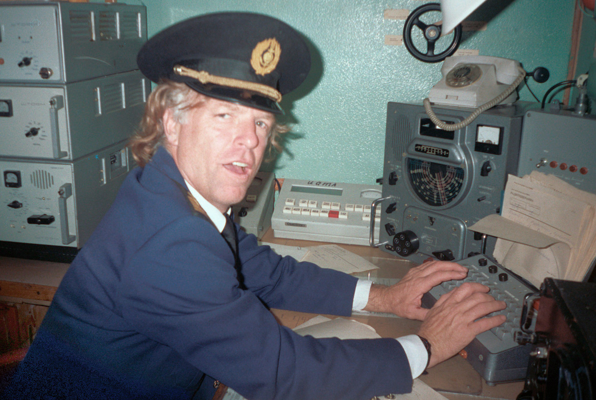 russia-radio-man_0